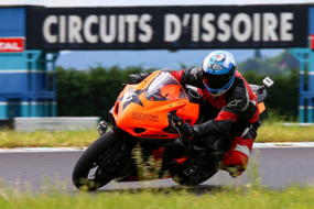 Stage de pilotage moto sur le circuit d’Issoire