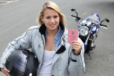 Passer son permis moto : l’équipement est obligatoire