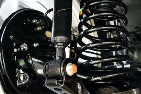 Comment savoir que notre voiture a des problèmes d’amortisseurs ?